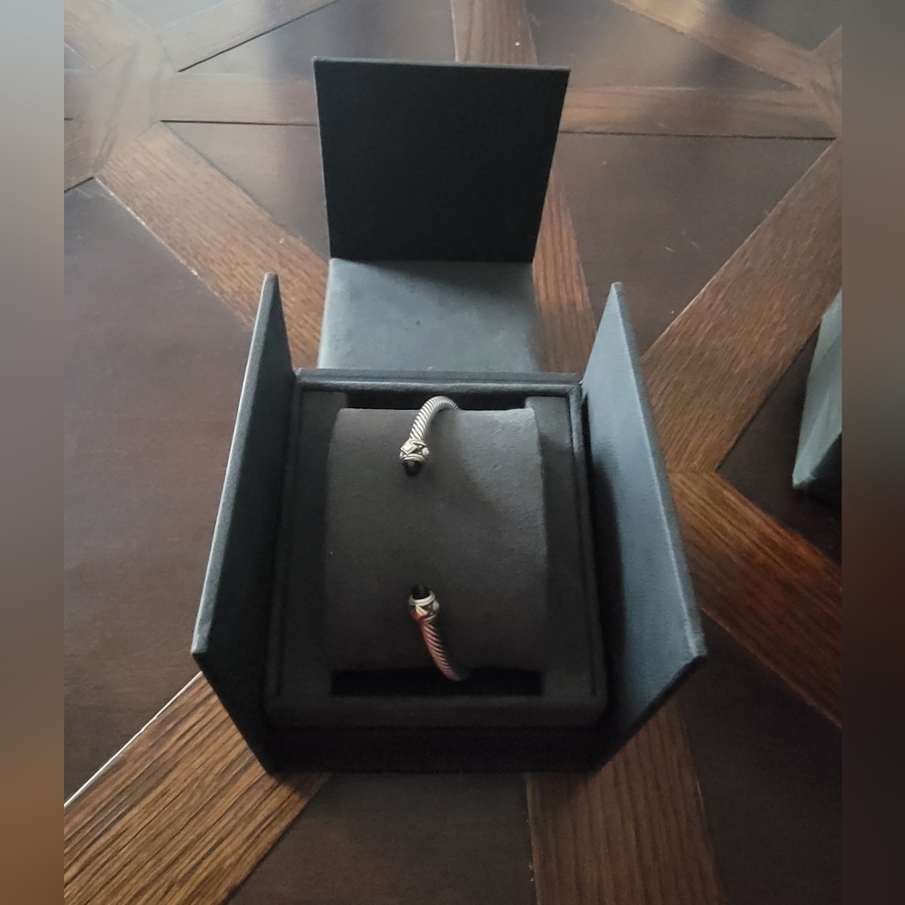 Renaissance Bracelet in Sterling Silver with Black Onyx and 18K Yellow Gold Cuff